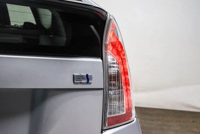 Toyota Prius Two 2015