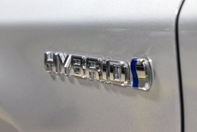 Toyota Prius Two 2015