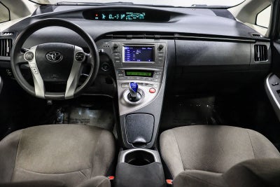 Toyota Prius Two 2015