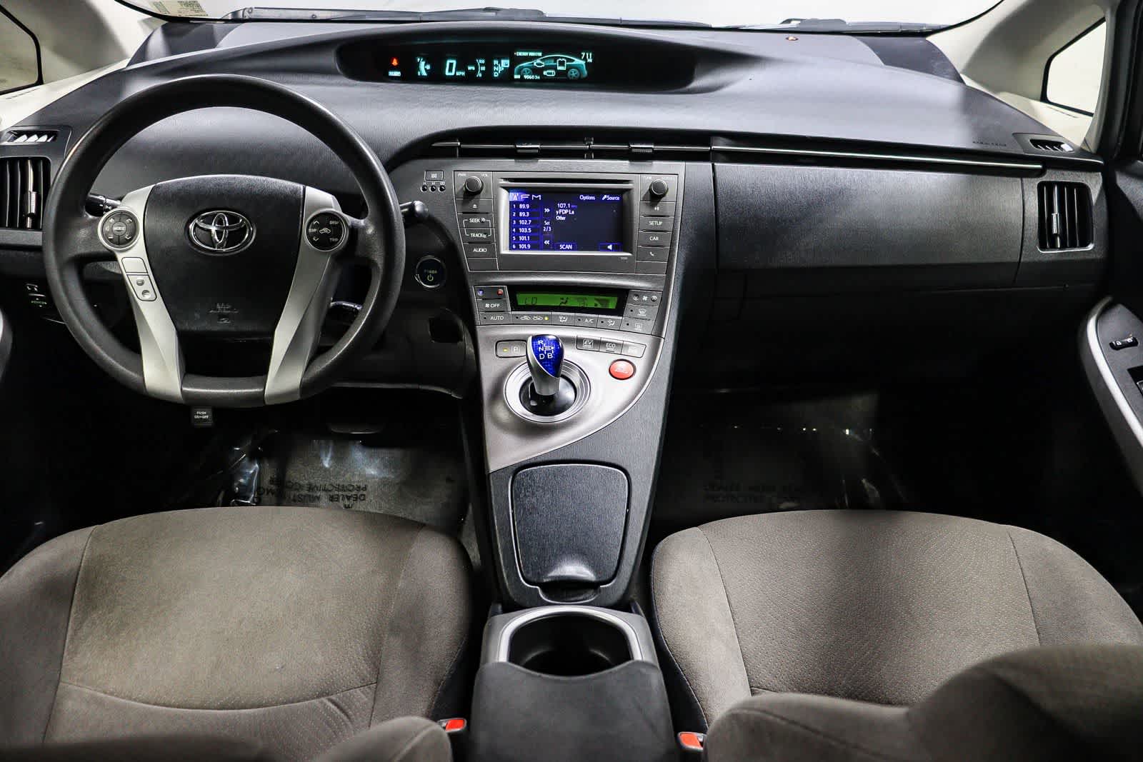 Toyota Prius Two 2015