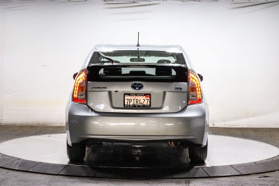 Toyota Prius Two 2015