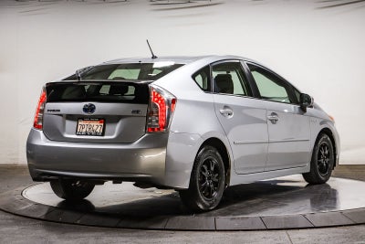 Toyota Prius Two 2015