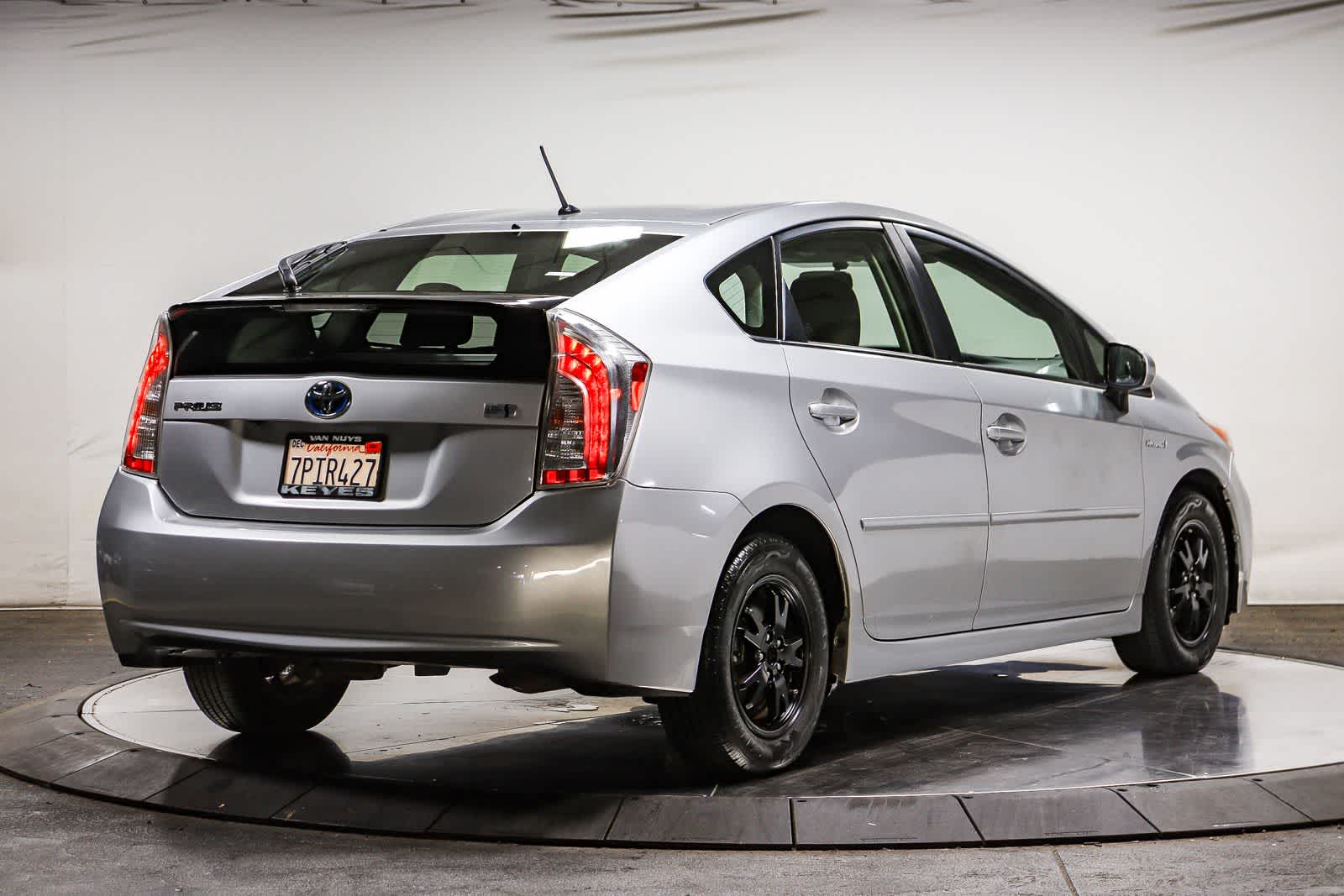 Toyota Prius Two 2015