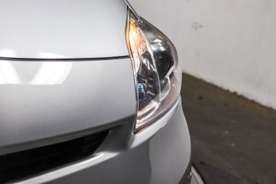 Toyota Prius Two 2015