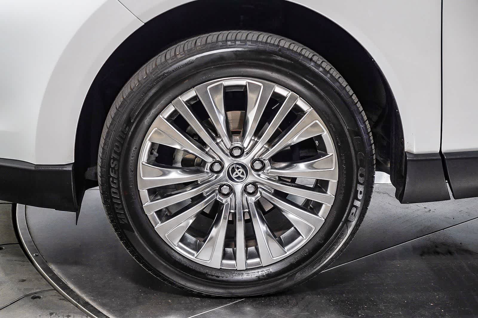 Toyota Venza Limited 2024