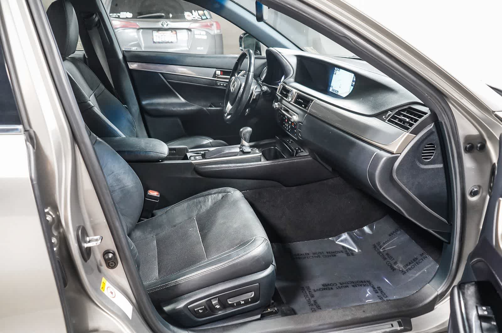 Lexus GS 350 de 2015, 4 puertas, berlina, tracción trasera