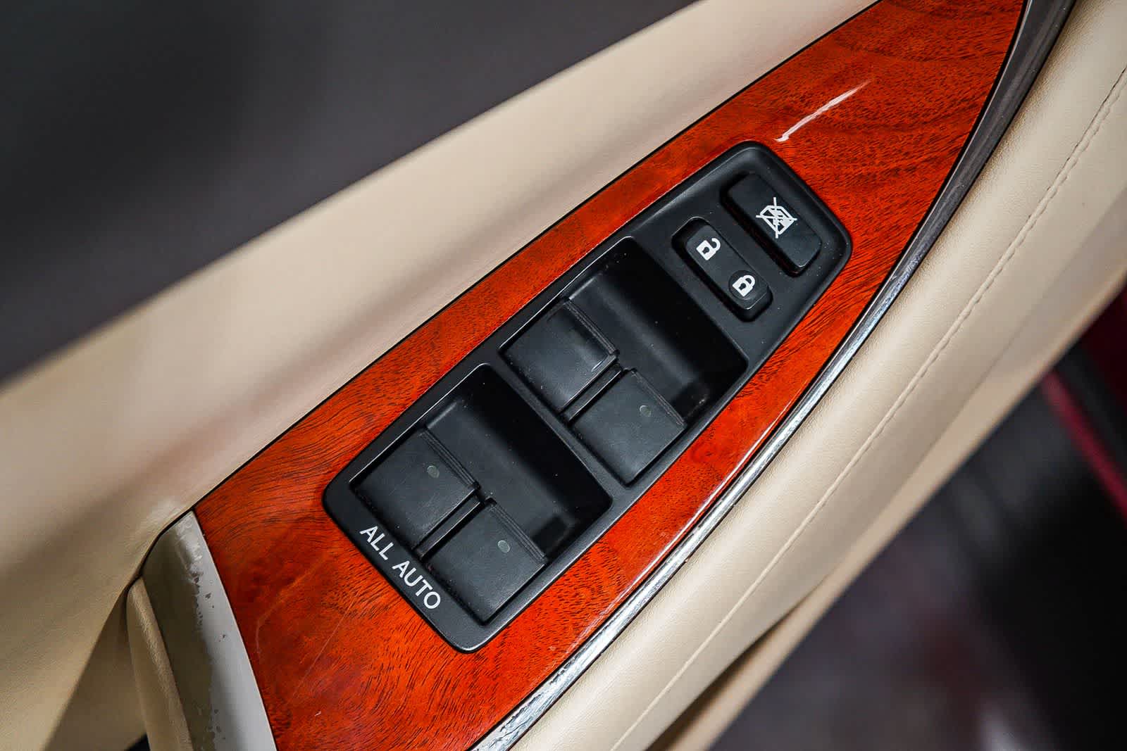 Lexus ES 350 de 4 puertas, 2010