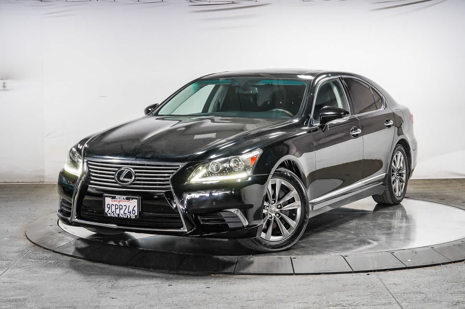 Lexus LS 460 de 2016, 4 puertas, berlina, tracción trasera
