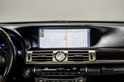 Lexus LS 460 de 2016, 4 puertas, berlina, tracción trasera