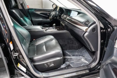 Lexus LS 460 de 2016, 4 puertas, berlina, tracción trasera