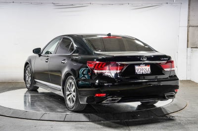 Lexus LS 460 de 2016, 4 puertas, berlina, tracción trasera