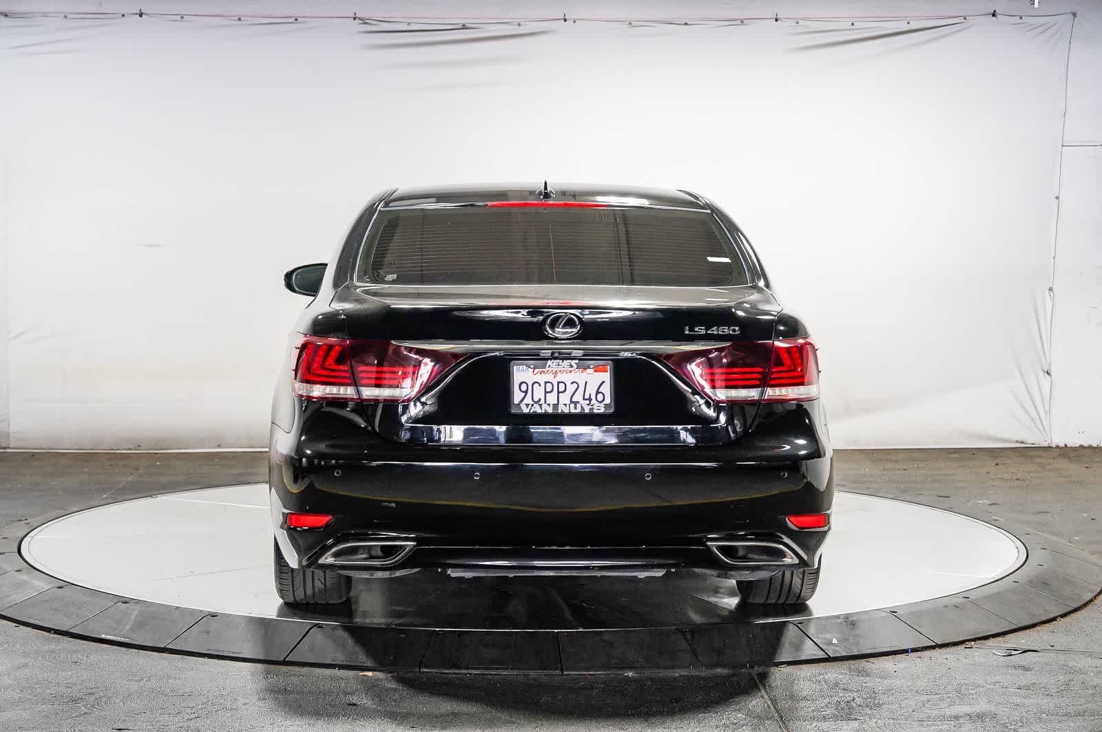 Lexus LS 460 de 2016, 4 puertas, berlina, tracción trasera