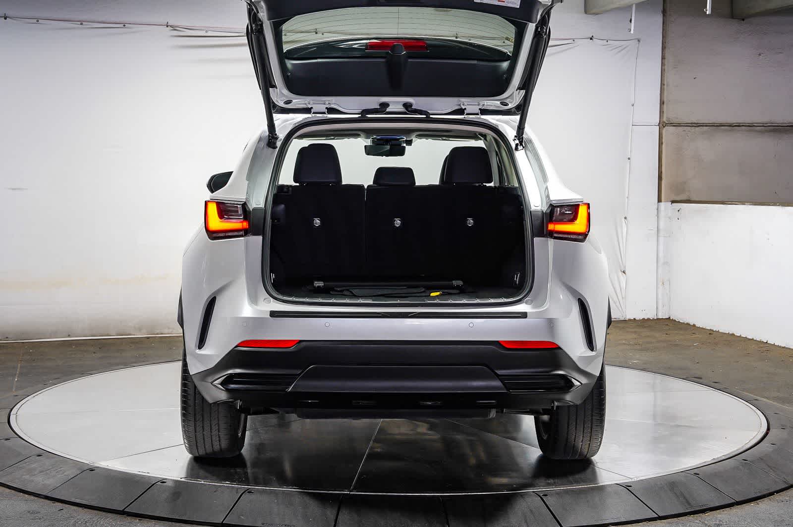 Lexus NX 450h+ Luxury 2023