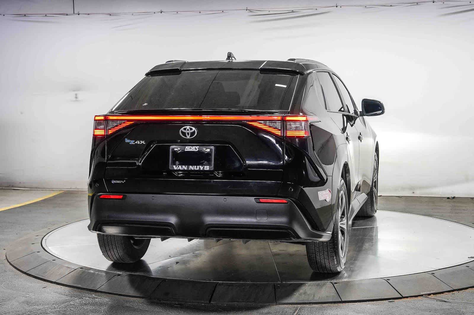 Toyota bZ4X XLE 2024