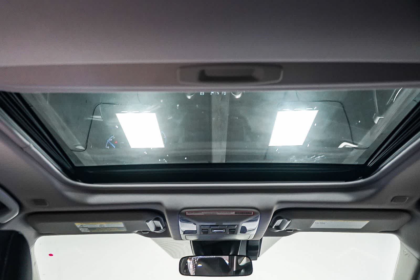 Toyota RAV4 Hybrid XLE Premium 2024