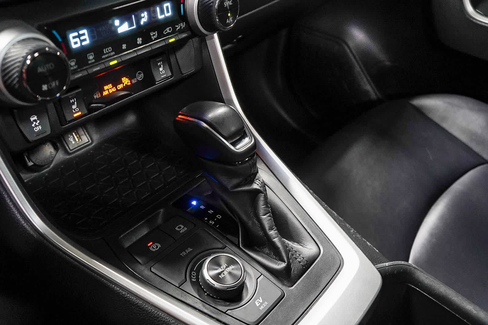 Toyota RAV4 Hybrid XLE Premium 2024