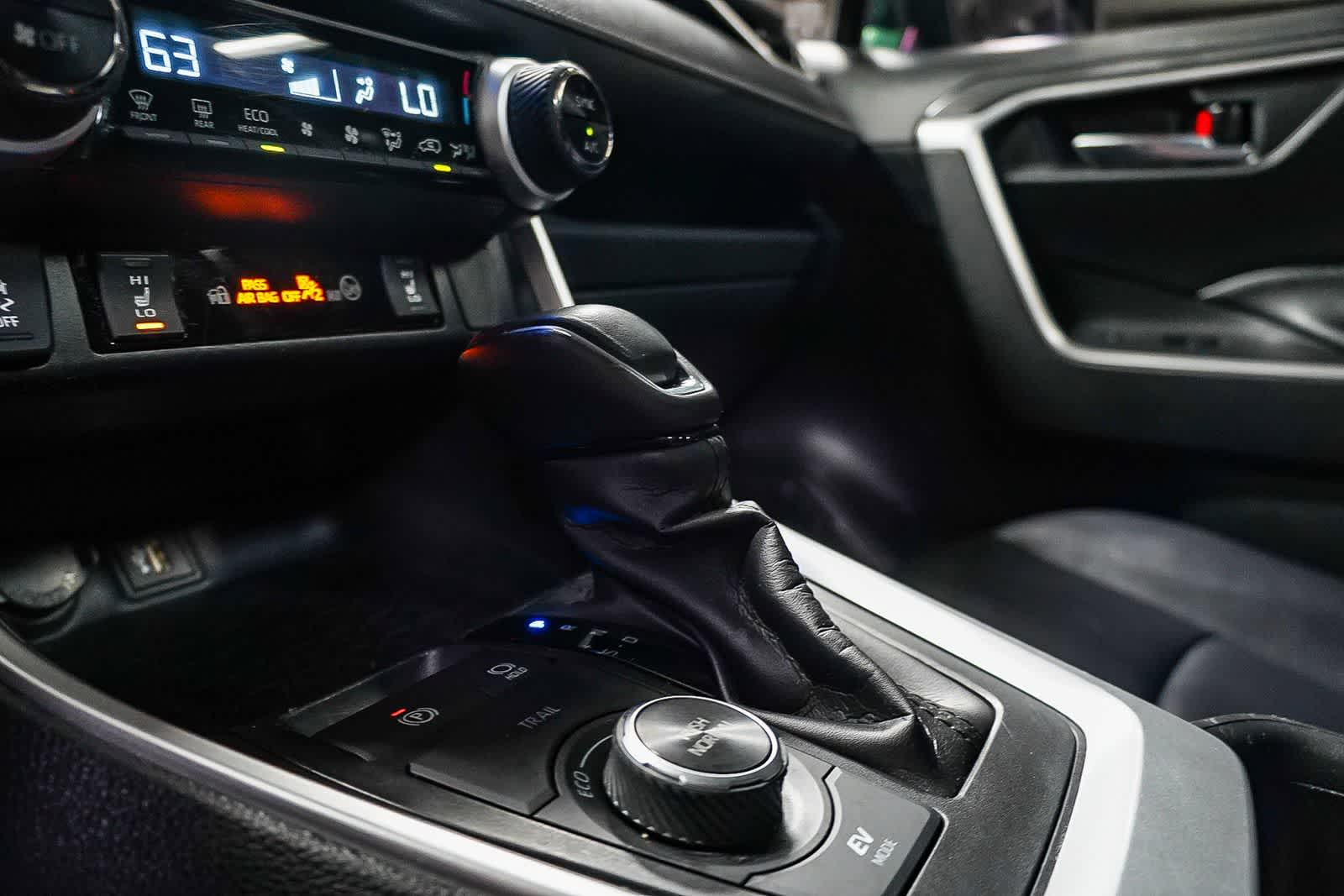 Toyota RAV4 Hybrid XLE Premium 2024