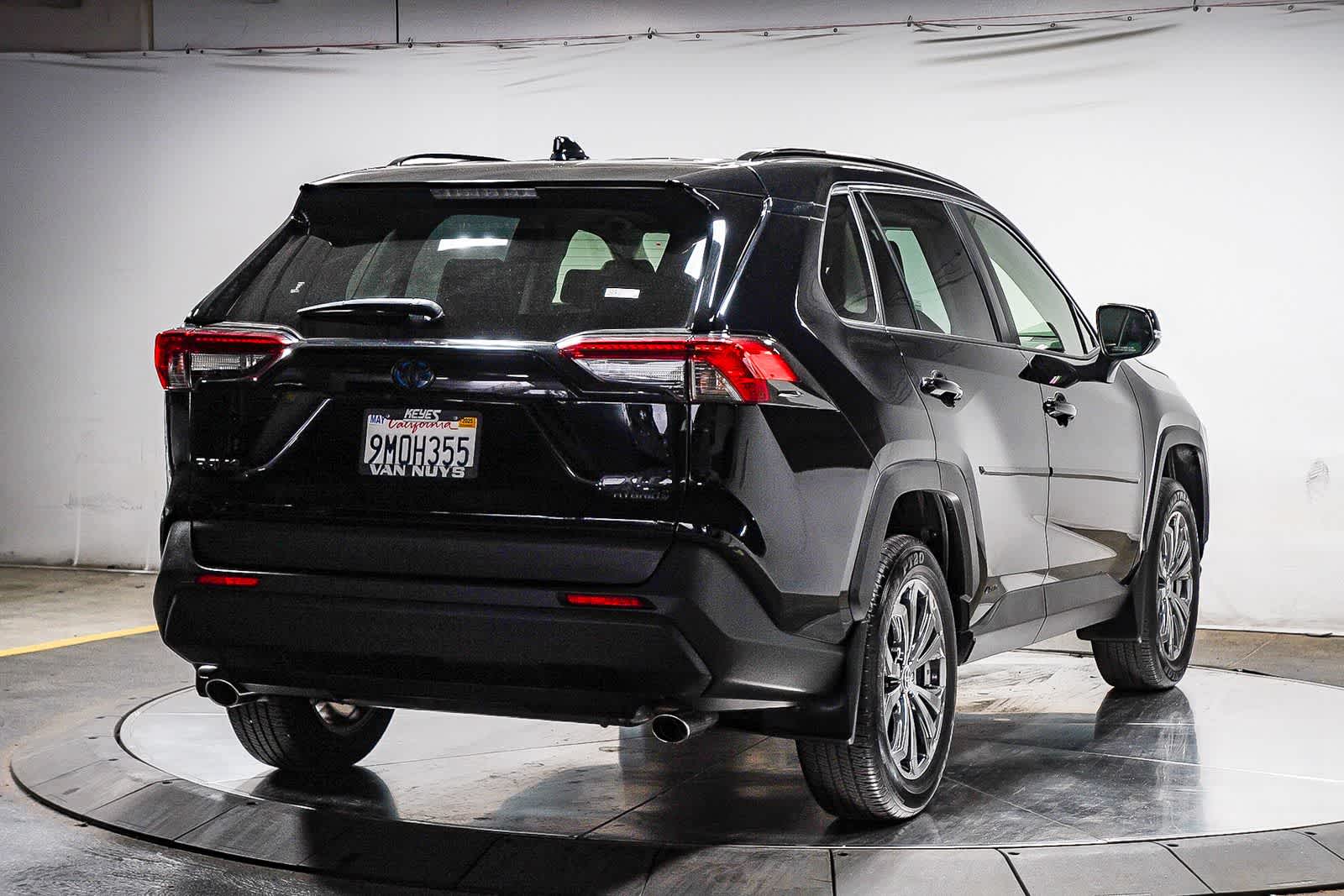 Toyota RAV4 Hybrid XLE Premium 2024