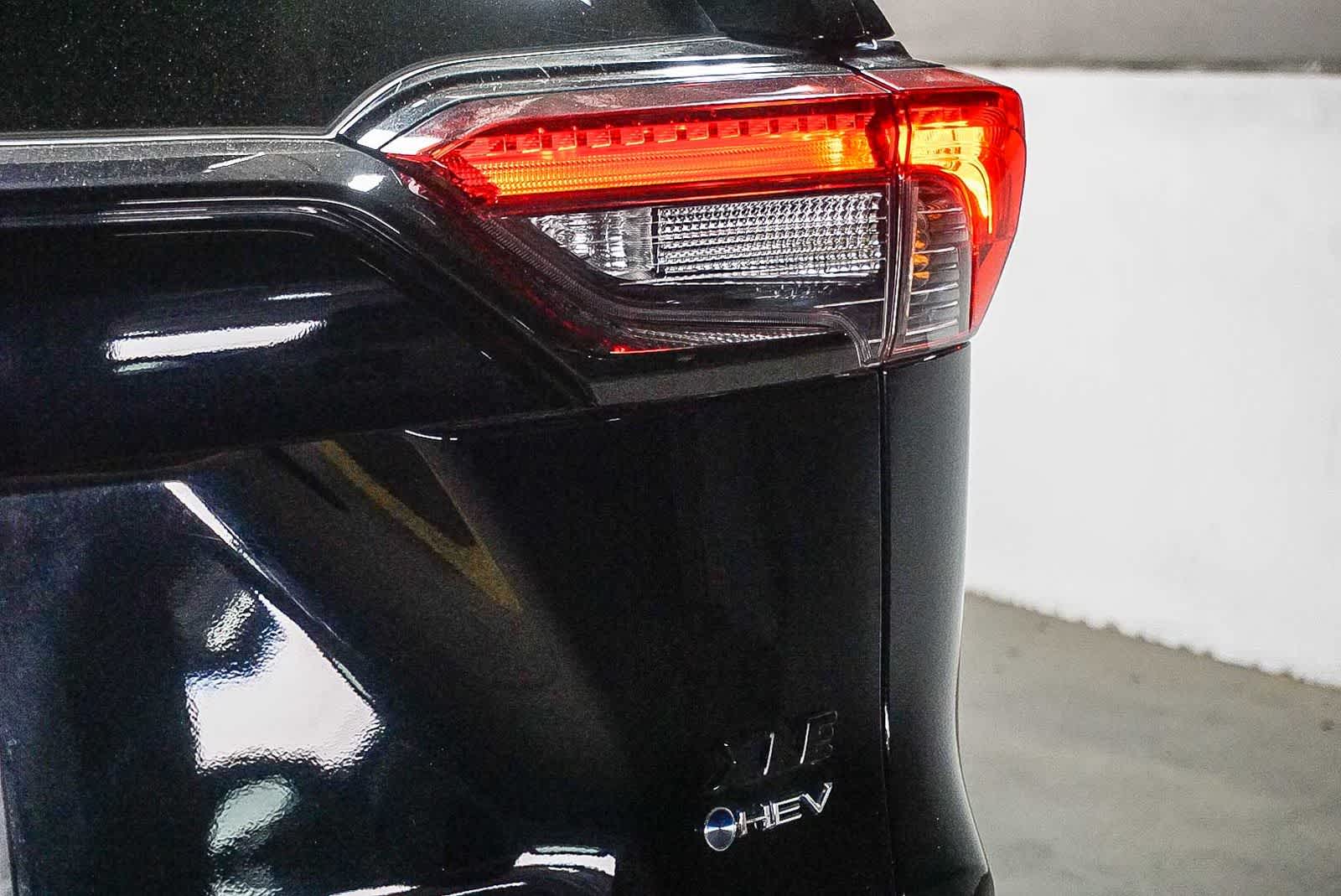 Toyota RAV4 Hybrid XLE Premium 2025
