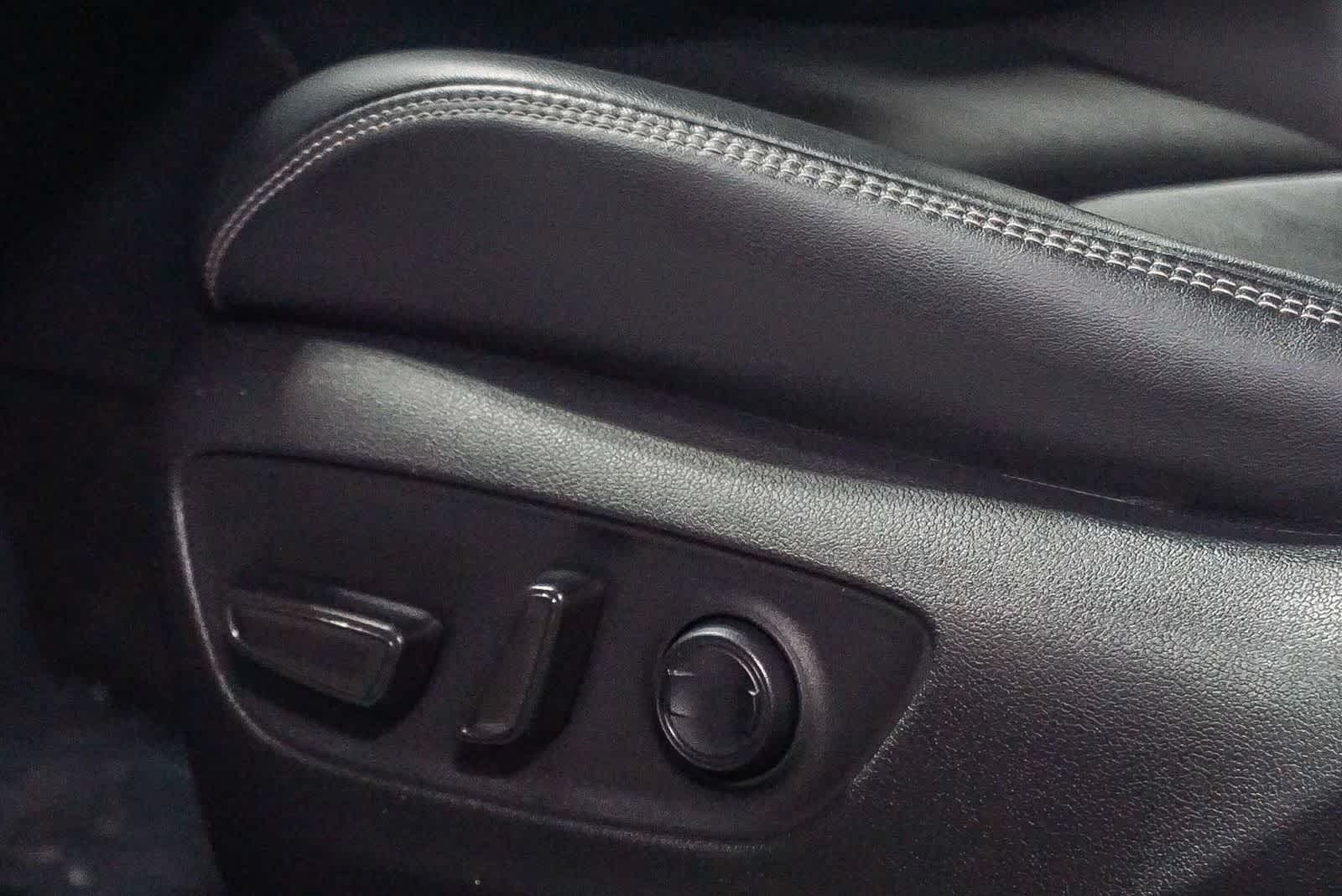 Toyota RAV4 Hybrid XLE Premium 2025