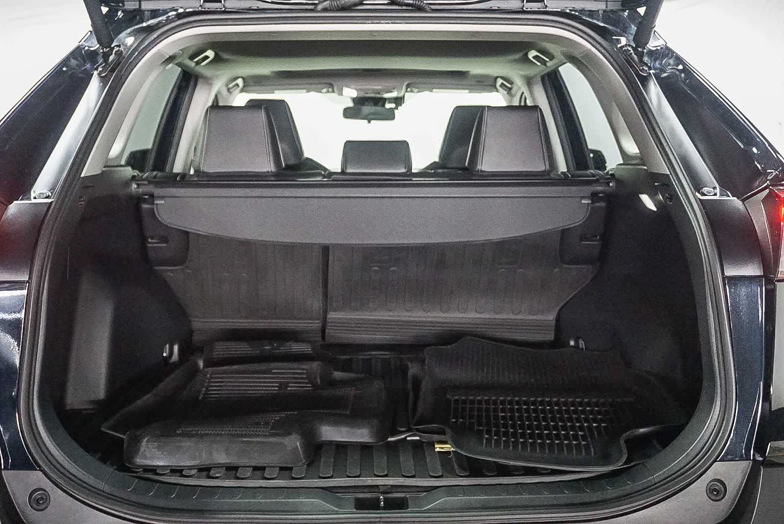 Toyota RAV4 Hybrid XLE Premium 2025