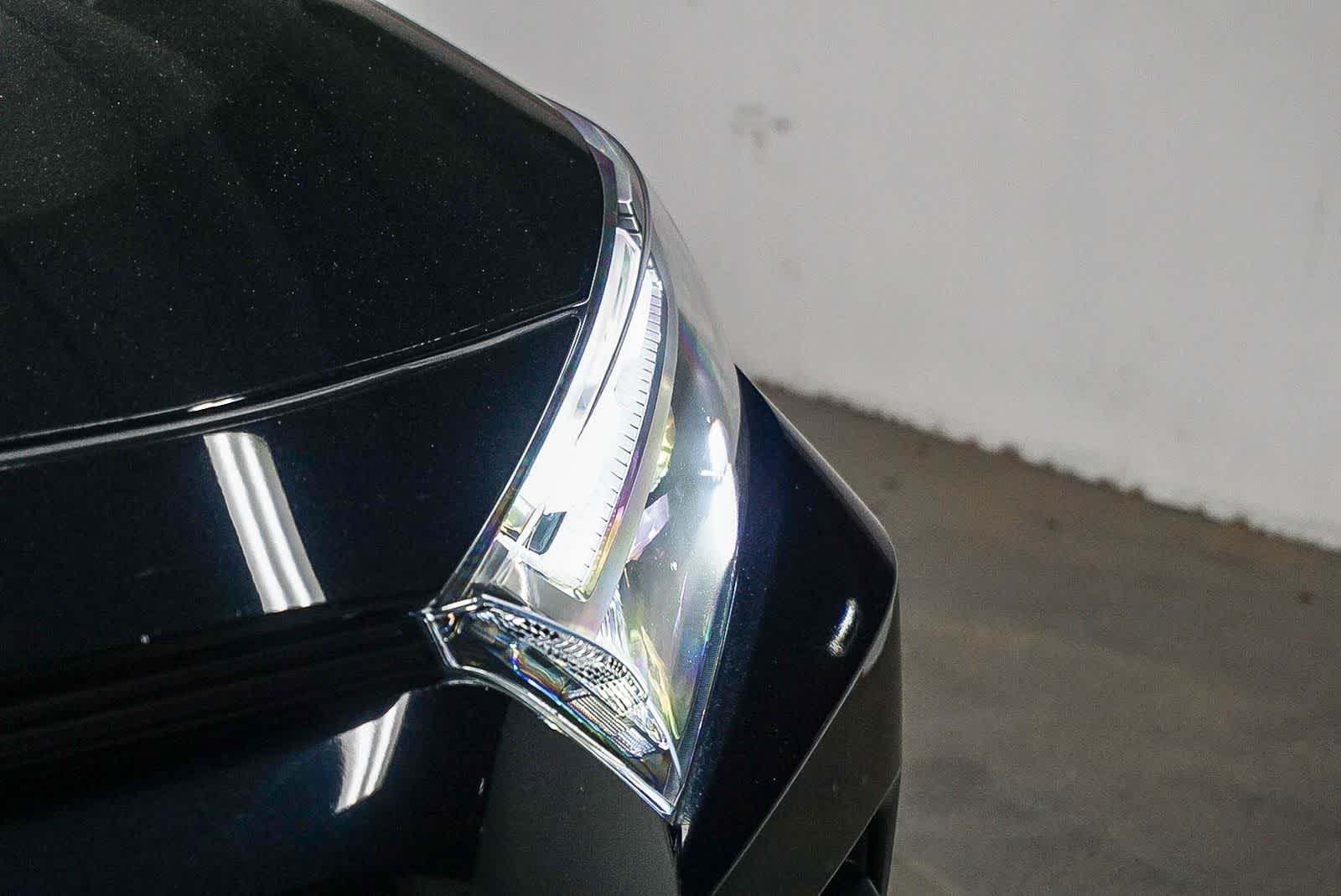 Toyota RAV4 Hybrid XLE Premium 2025