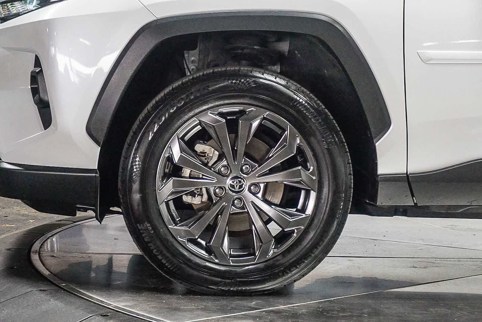 Toyota RAV4 Hybrid XLE Premium 2024