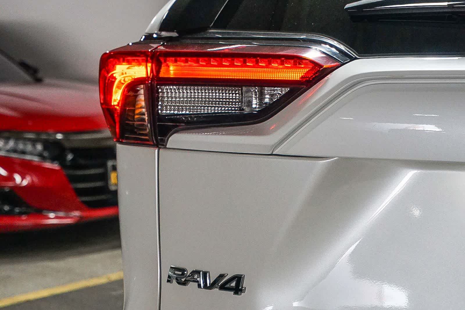 Toyota RAV4 Hybrid XLE Premium 2024