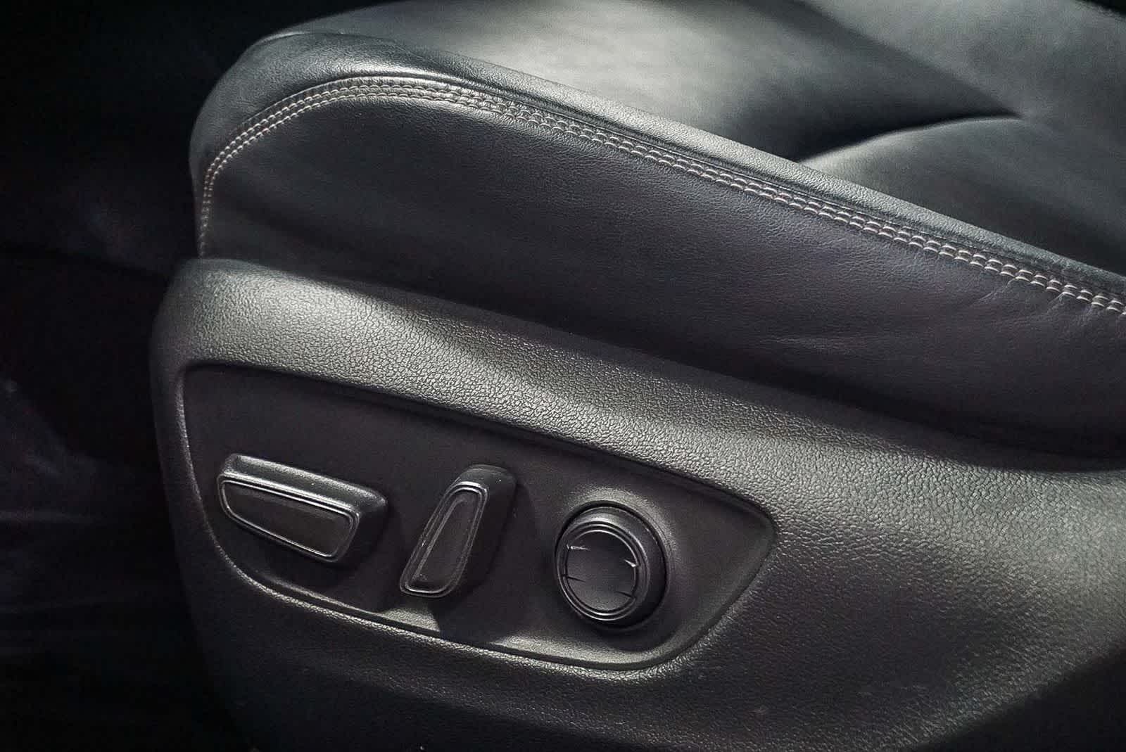 Toyota RAV4 Hybrid XLE Premium 2024