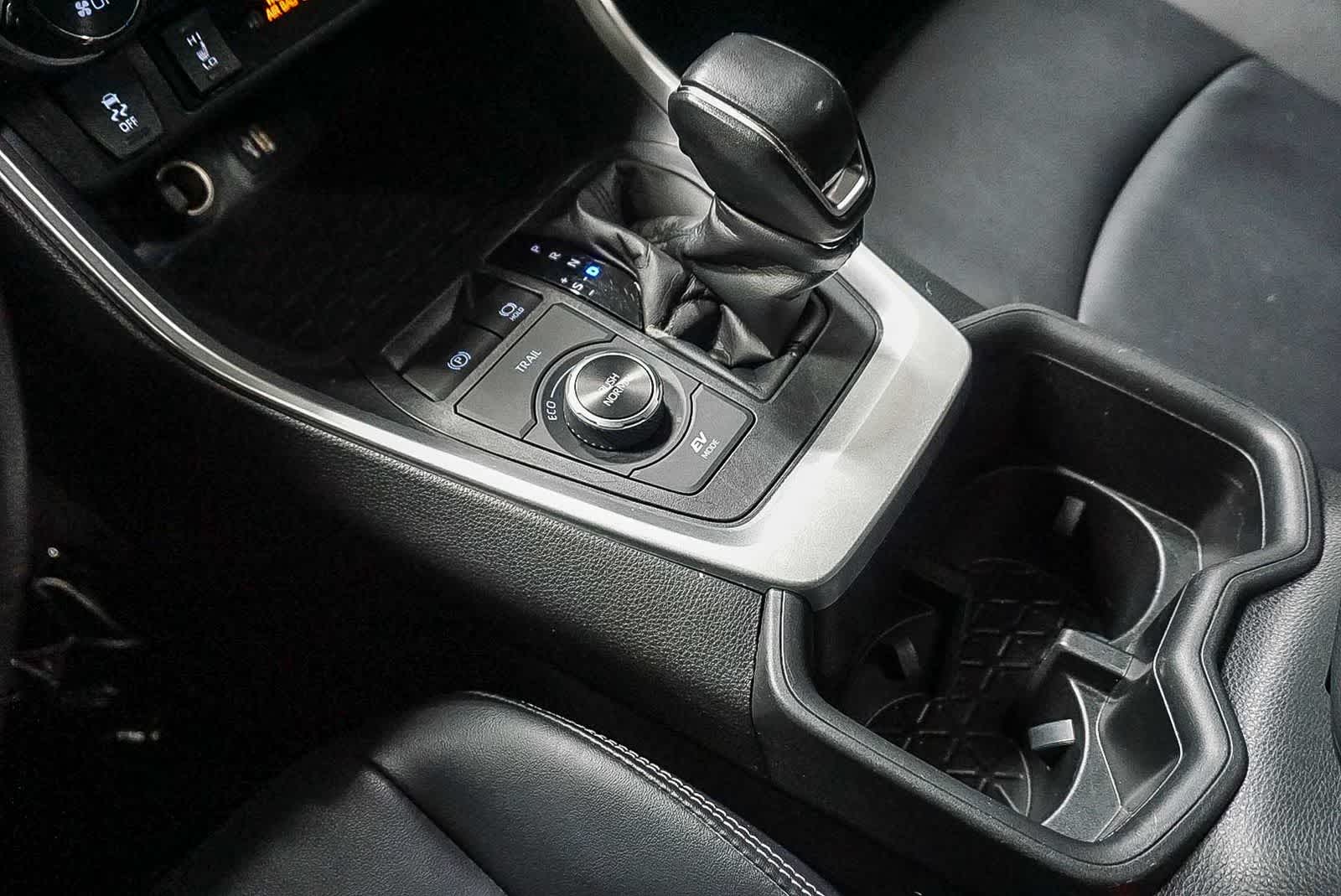 Toyota RAV4 Hybrid XLE Premium 2024