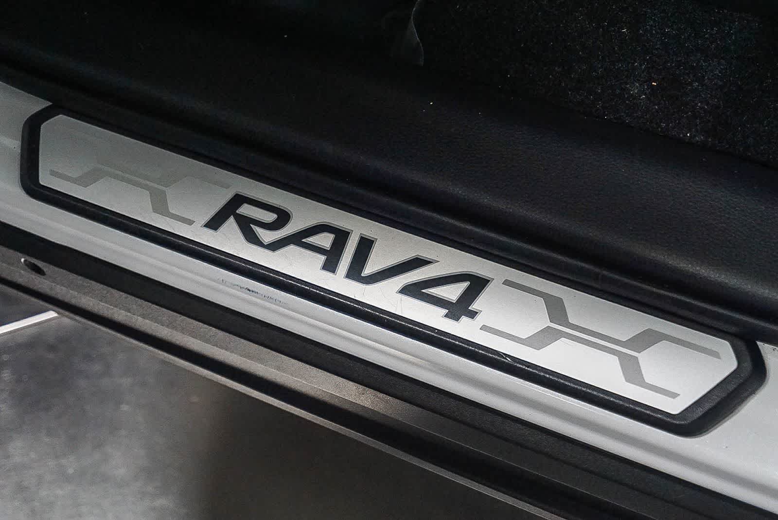 Toyota RAV4 Hybrid XLE Premium 2024