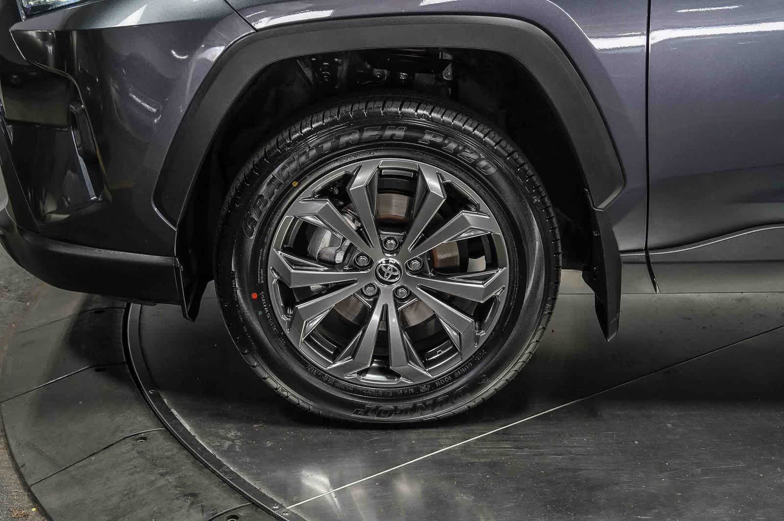 Toyota RAV4 Hybrid XLE Premium 2025