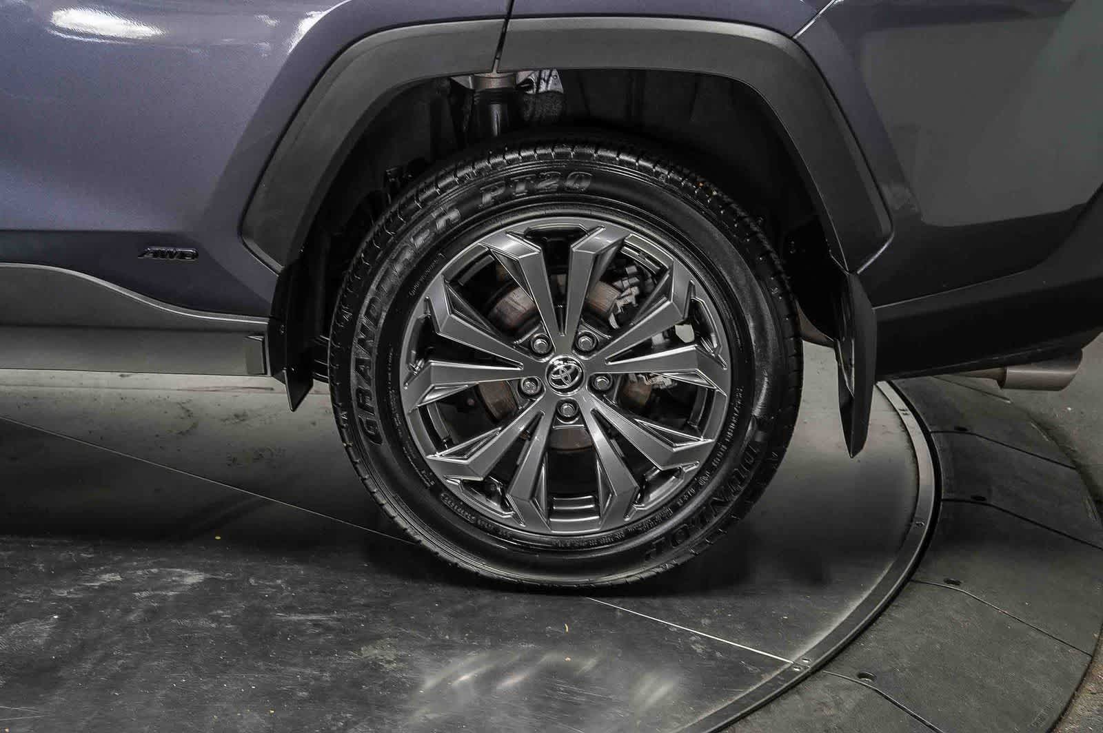 Toyota RAV4 Hybrid XLE Premium 2025