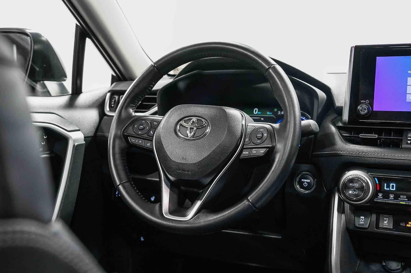 Toyota RAV4 Hybrid XLE Premium 2025