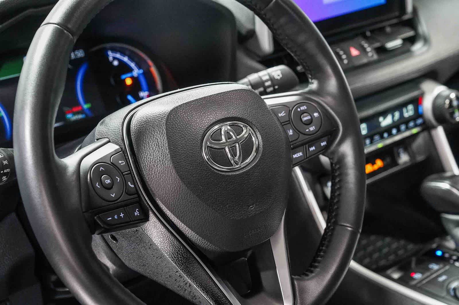 Toyota RAV4 Hybrid XLE Premium 2025
