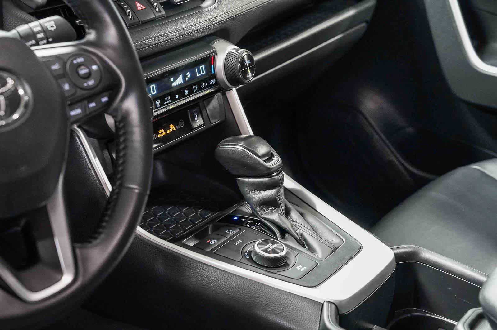Toyota RAV4 Hybrid XLE Premium 2025