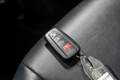 Toyota RAV4 Hybrid XLE Premium 2025