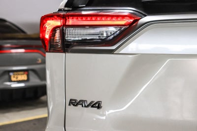 Toyota RAV4 Hybrid XSE 2020