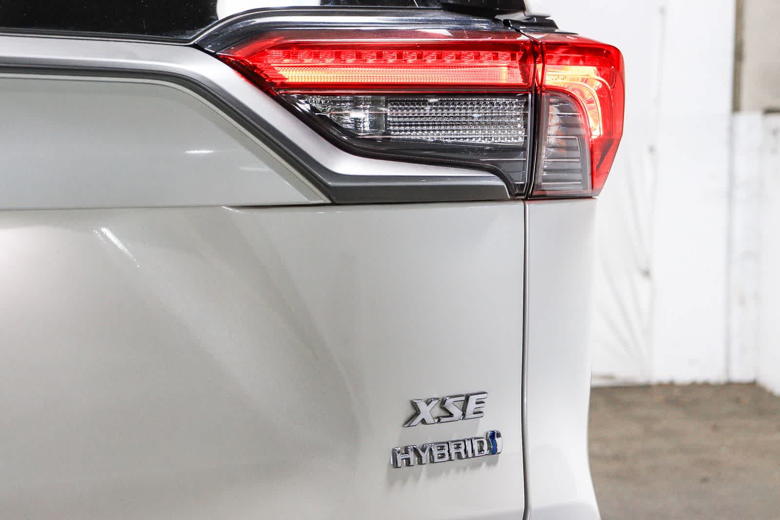 Toyota RAV4 Hybrid XSE 2020