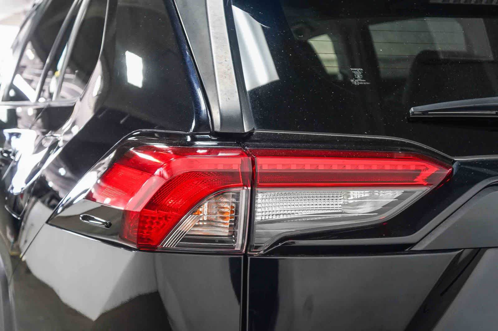 Toyota RAV4 LE 2019