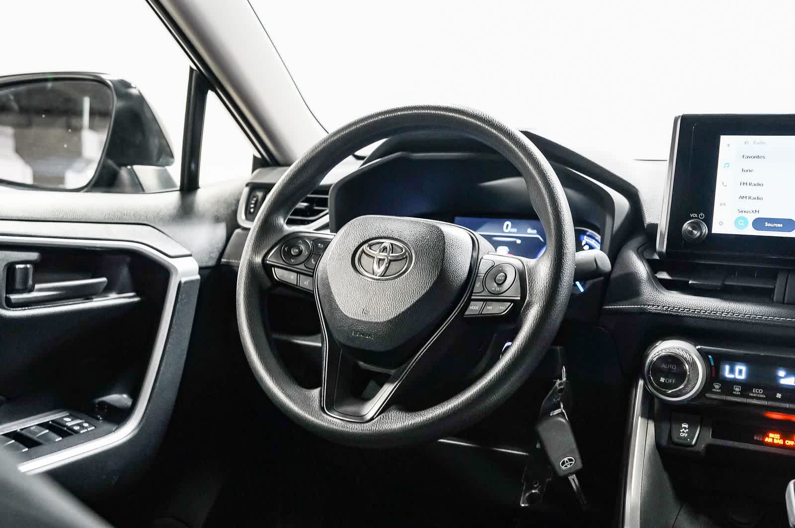 Toyota RAV4 Hybrid LE 2025