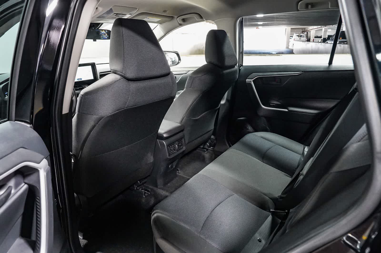 Toyota RAV4 Hybrid LE 2025