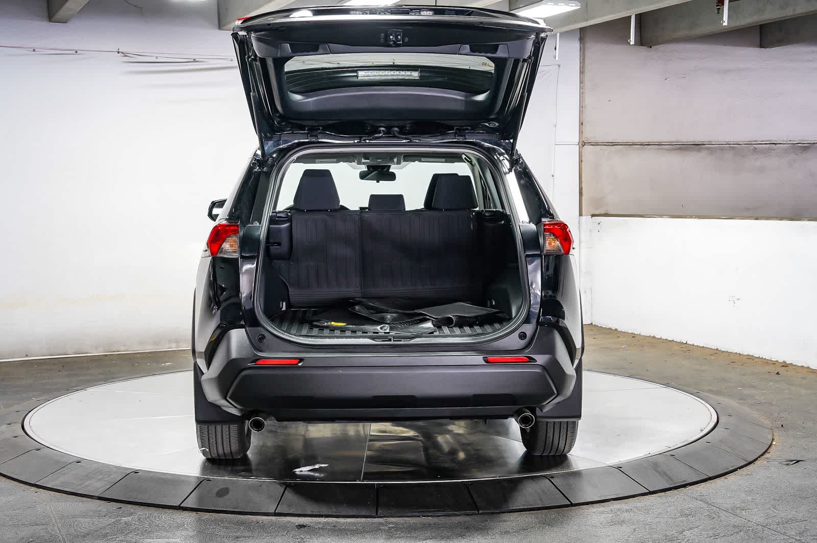 Toyota RAV4 Hybrid LE 2025