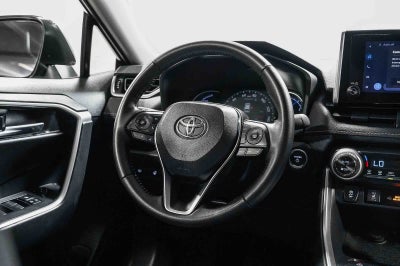 Toyota RAV4 Hybrid XLE 2025