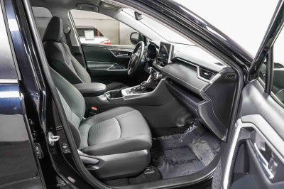 Toyota RAV4 Hybrid XLE 2025