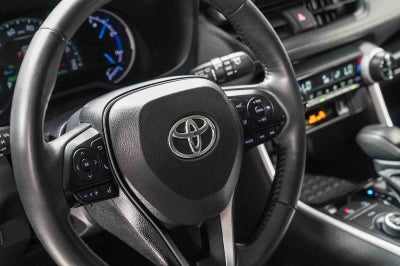 Toyota RAV4 Hybrid XLE 2025