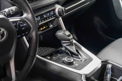 Toyota RAV4 Hybrid XLE 2025