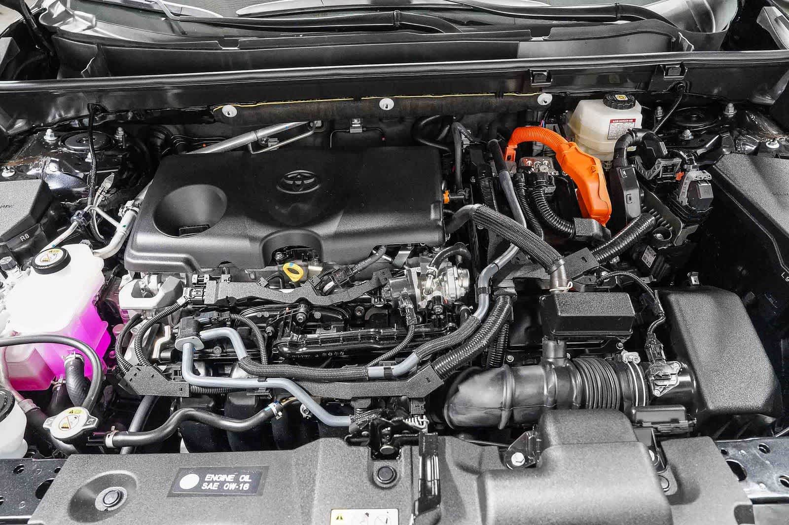 Toyota RAV4 Hybrid XLE 2025