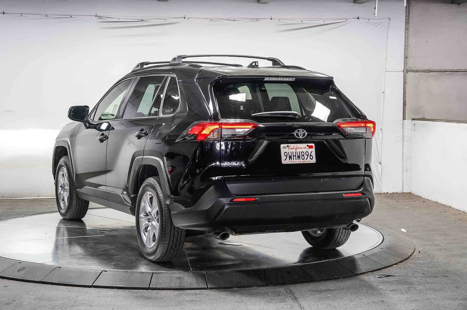 Toyota RAV4 Hybrid XLE 2025