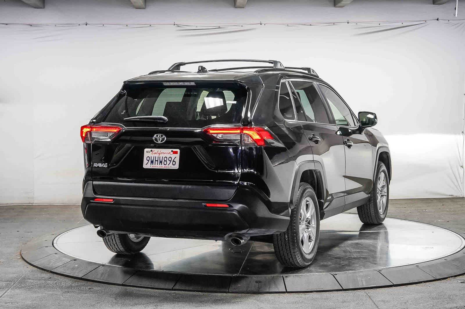 Toyota RAV4 Hybrid XLE 2025